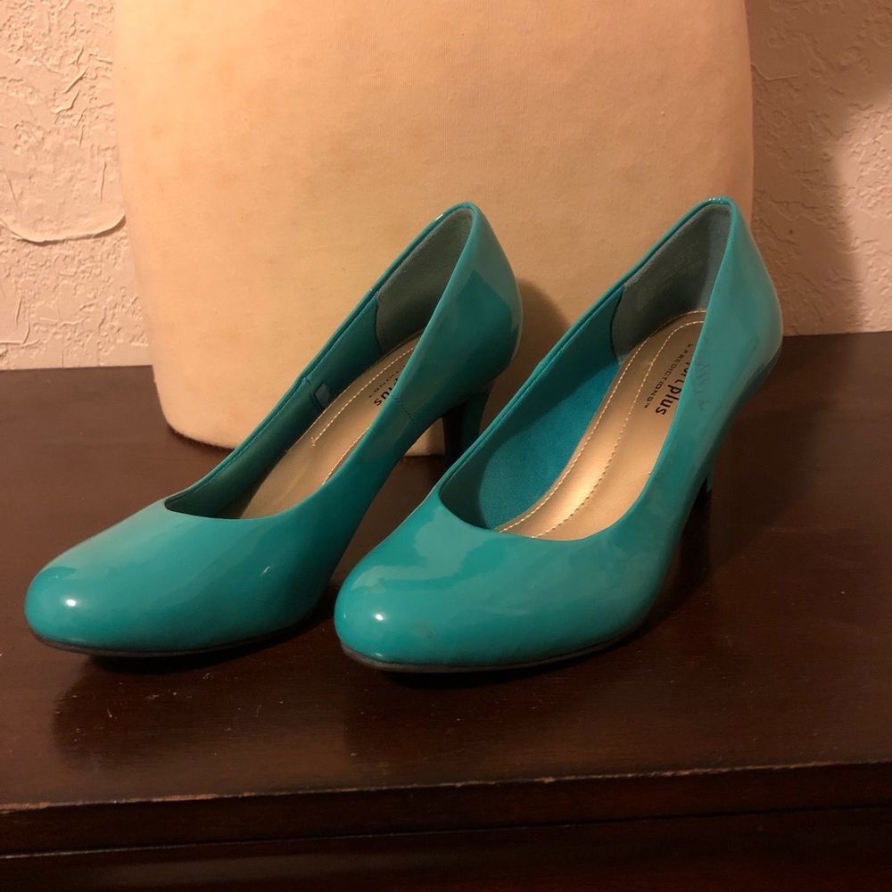 Aqua heels